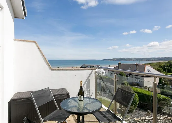Pass The Keys 2 Bed Sea View Apartment With Balcony Parking