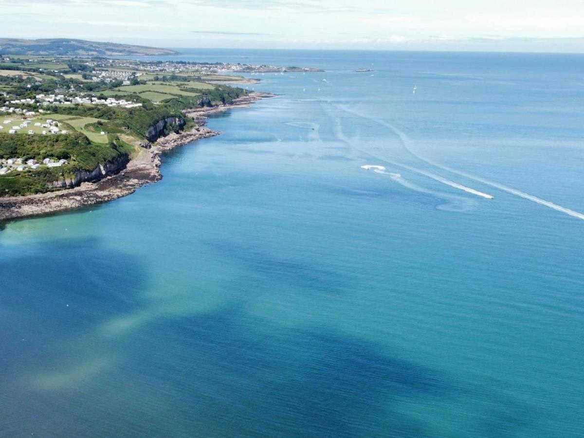 Pass The Keys 2 Bed Sea View With Balcony Parking * Benllech