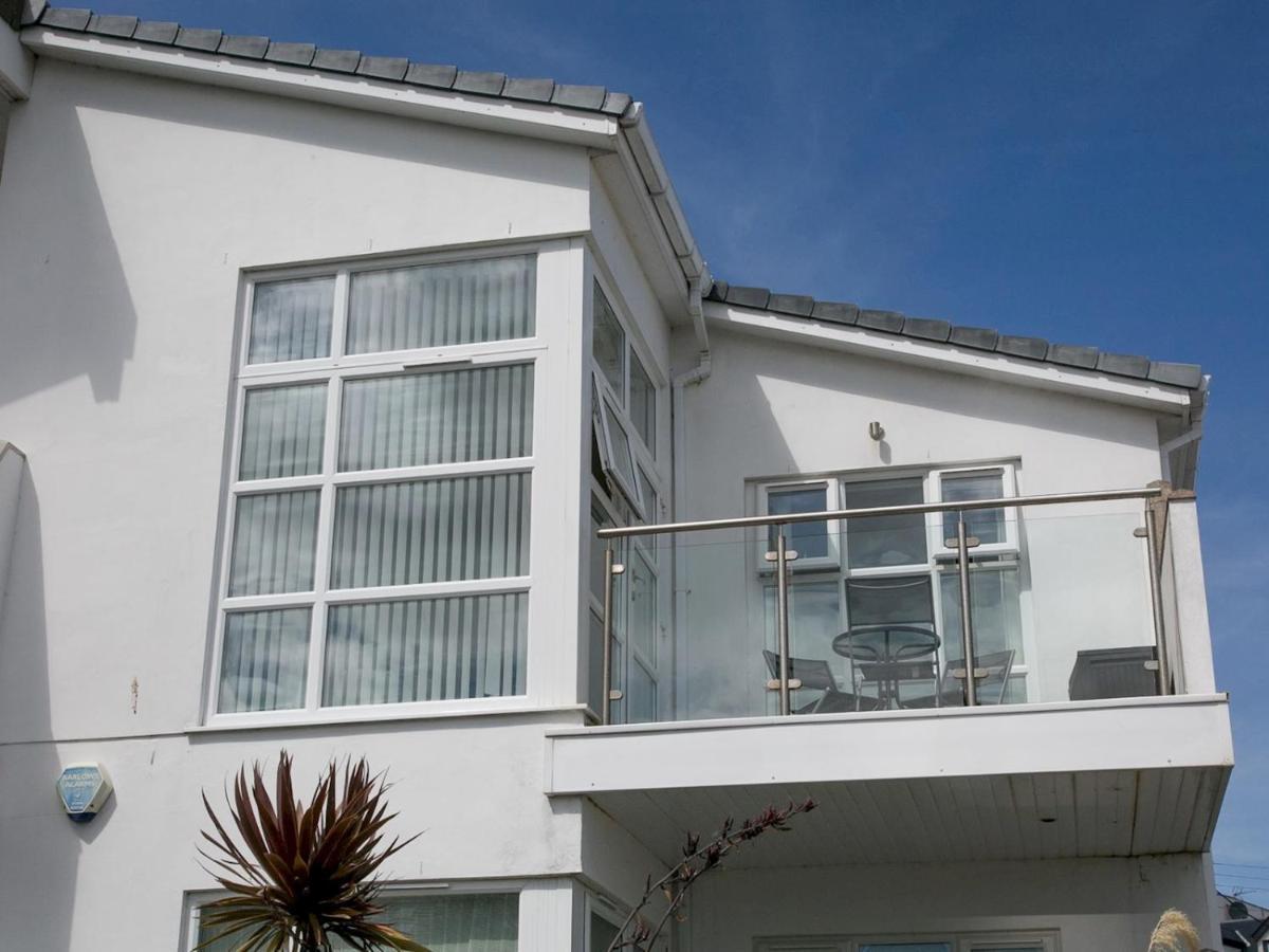 Apartment Pass The Keys 2 Bed Sea View With Balcony Parking Benllech