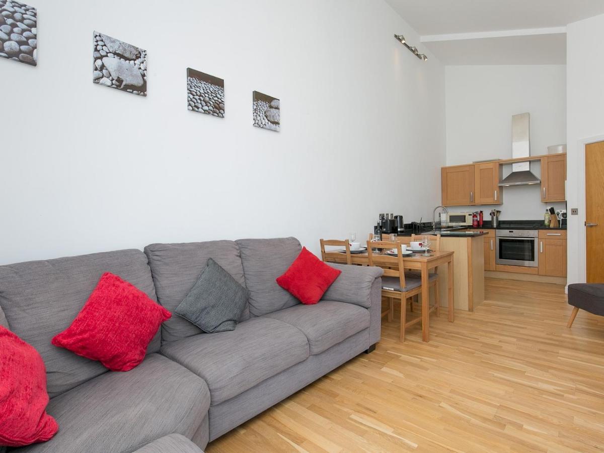 Pass The Keys 2 Bed Sea View With Balcony Parking * Benllech