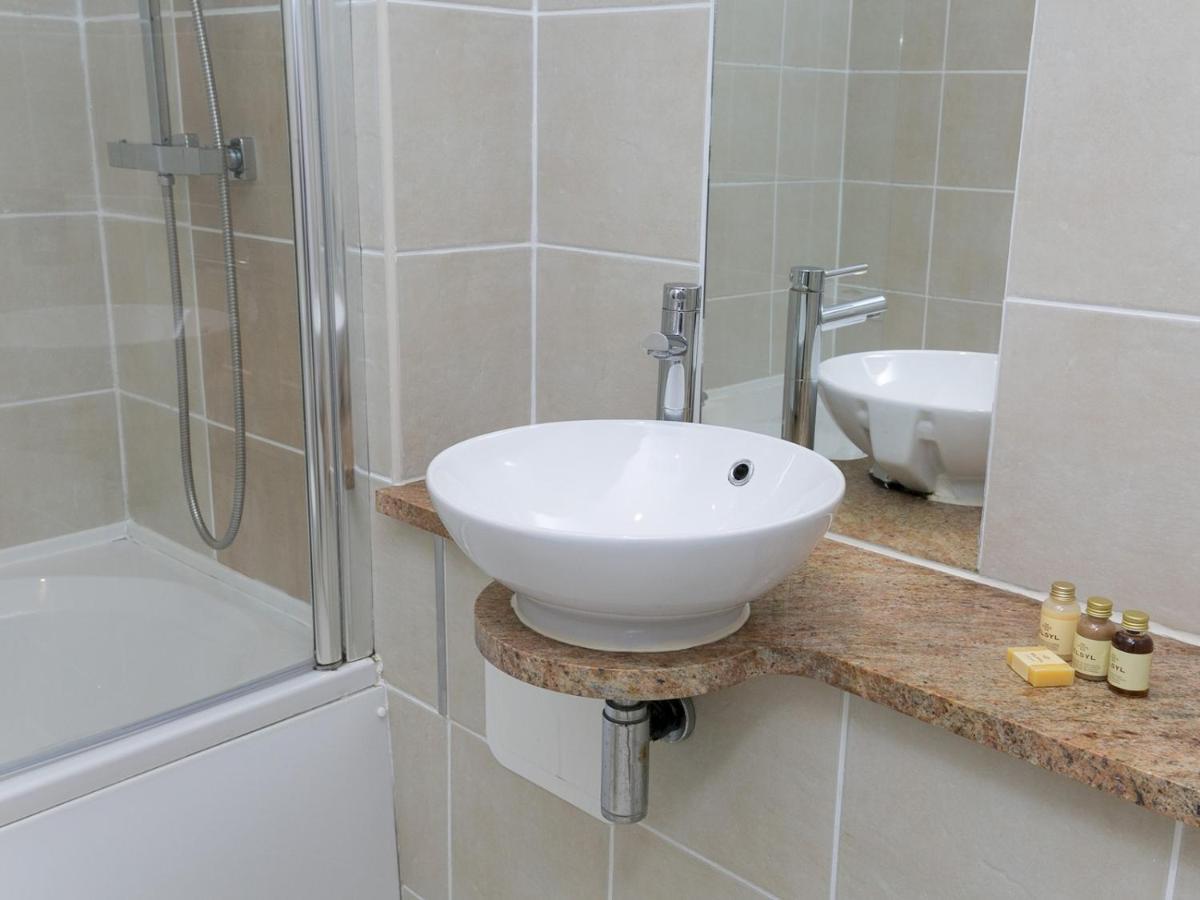Apartment Pass The Keys 2 Bed Sea View With Balcony Parking *