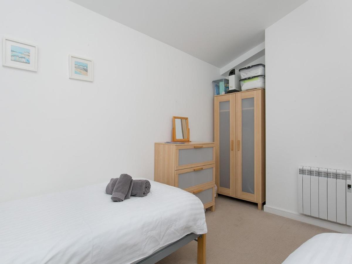 Pass The Keys 2 Bed Sea View With Balcony Parking Apartment Benllech